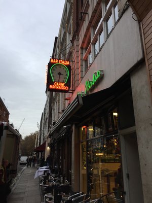 Bar Italia by null