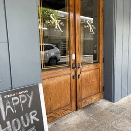 Exterior photo of Smith & Kings - Honolulu, Hawaii Exterior photo of Smith & Kings - Honolulu, Hawaii