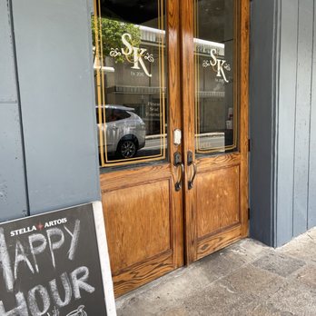 Smith & Kings - Cocktail Bars Near Me - Honolulu, Hawaii