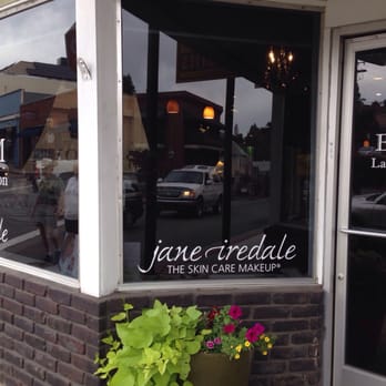 Bloom Salon - Storefront of 203A - Hair Salons Near Me - Grass Valley, California
