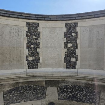 Tyne Cot Commonwealth War Graves - The incription of the memorial to those who died in battle from New Zealand - Landmarks & Historical Buildings Near Me - Zonnebeke, VWV