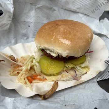 Vis van Floor - Fischburger (durch den Transport ist das Brötchen unten durch den Krautsalat aufgeweicht) war trotzdem lecker - Seafood Near Me - Zandvoort, New Hampshire Vis van Floor - Fischburger (durch den Transport ist das Brötchen unten durch den Krautsalat aufgeweicht) war trotzdem lecker - Seafood Near Me - Zandvoort, New Hampshire