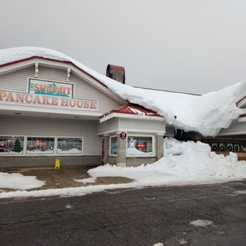 Summit Pancake House - Watch out for the hanging snow - Breakfast & Brunch Near Me - Snoqualmie Pass, Washington Summit Pancake House - Watch out for the hanging snow - Breakfast & Brunch Near Me - Snoqualmie Pass, Washington