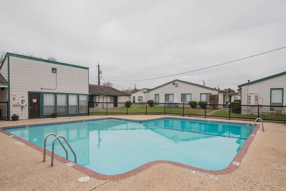 COTTAGE CREEK APARTMENTS Updated July 2024 4830 Ray Bon Dr, San