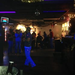 Lively's Bar & Grill - Karaoke