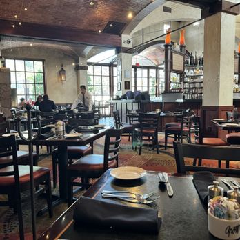 Grotto Ristorante - Italian Near Me - Houston, Texas