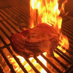 Red Carpet Lounge - Fire up that rib eye on the grill!!
