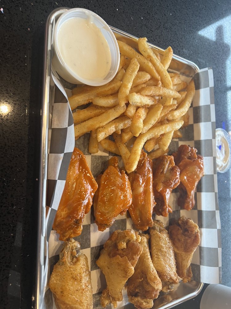 WING SNOB 116 Tyler Creek Plz, Elgin, Illinois Chicken Wings