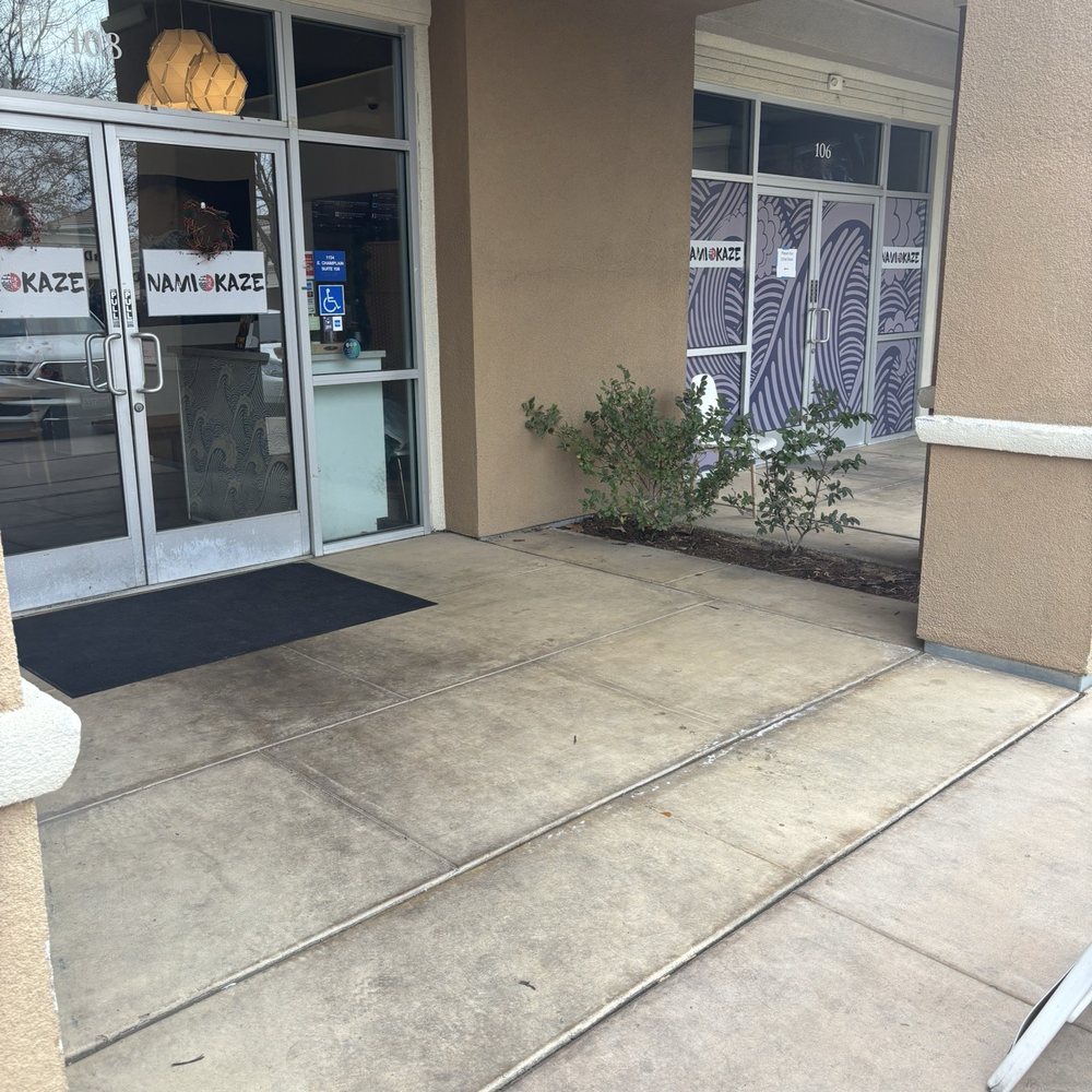 Namikaze - Sushi Bars Near Me - Fresno, California Namikaze - Sushi Bars Near Me - Fresno, California