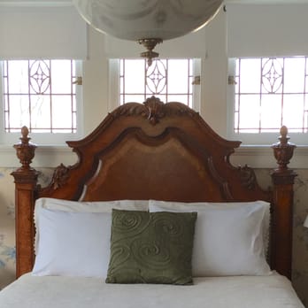 Olde Square Inn - Bed & Breakfast Near Me - Mount Joy, Pennsylvania