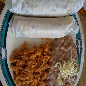 Taco N Madre - Two tacos rice and beans. Worst barbacoa taco I've ever had. - Mexican Near Me - Ocala, Florida Taco N Madre - Two tacos rice and beans. Worst barbacoa taco I've ever had. - Mexican Near Me - Ocala, Florida