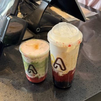 Amino Avenue - matcha Strawberry Cloud Emerald Matcha 莓莓云顶翡翠抹茶 - Bubble Tea Near Me - Los Angeles, California Amino Avenue - matcha Strawberry Cloud Emerald Matcha 莓莓云顶翡翠抹茶 - Bubble Tea Near Me - Los Angeles, California