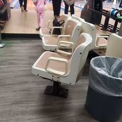 Milford Bowling Lanes - No lane etuquette here