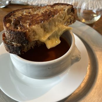 Très Bien - Tomato Bisque w/ Grilled Cheese - Caterers Near Me