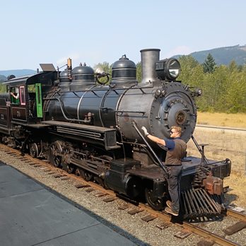 Mt. Rainier Scenic Railroad - Engine at the turnaround point. - Trains Near Me - Elbe, Washington Mt. Rainier Scenic Railroad - Engine at the turnaround point. - Trains Near Me - Elbe, Washington