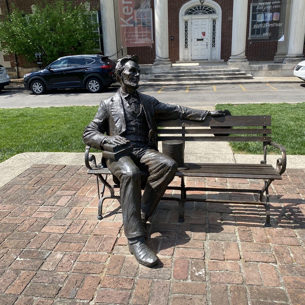 Abraham Lincoln statue - Landmarks & Historical Buildings Near Me - Bowling Green, Kentucky