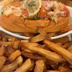 Chafe's Landing - Lobster Roll