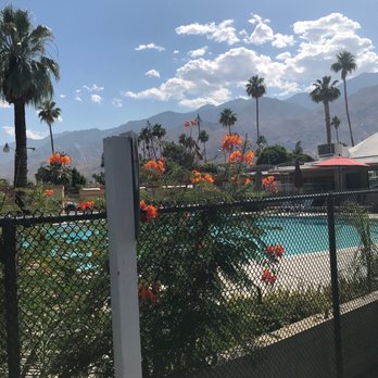 Ramon Mobile Park - Ramón Park Pool - RV Parks Near Me - Palm Springs, California