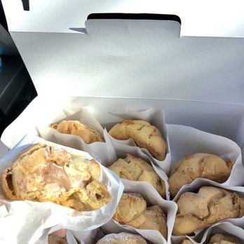 Beard Papa's - 29.50 for a dozen cream puffs - Desserts Near Me - San Mateo, California