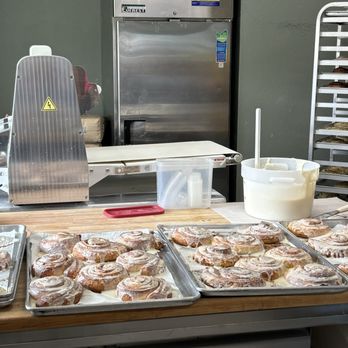 Papi’s Ohana - The cinnamon rolls are big enough to share, but after one bite you'll wish you didn't have to share. - Pizza Near Me - Lahaina, Hawaii