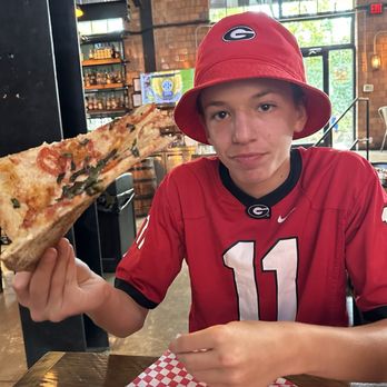 Goodfellas Pizzeria - Distillery - My son is a pizza enthusiast and he emphatically gives this a thumbs up. - Pizza Near Me - Lexington, Kentucky