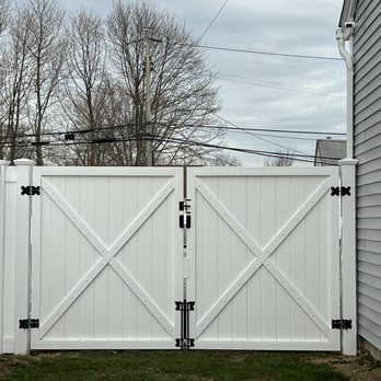 Alvis Fence Co. - Gate - Fences & Gates Near Me Alvis Fence Co. - Gate - Fences & Gates Near Me
