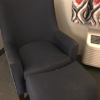 Quality Inn Solomons - Beacon Marina - Dirty chair - Hotels Near Me - Solomons, Maryland Quality Inn Solomons - Beacon Marina - Dirty chair - Hotels Near Me - Solomons, Maryland