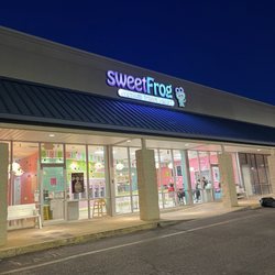 sweetFrog Premium Frozen Yogurt - Storefront