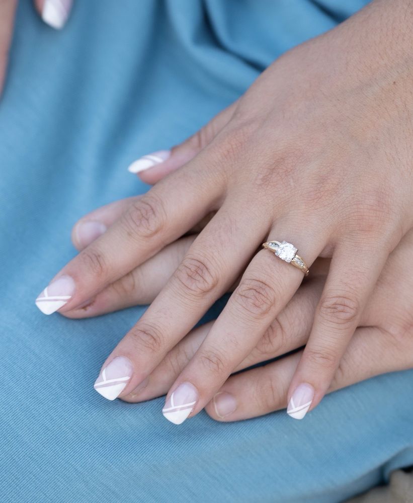 Iconic Nail Spa Logo