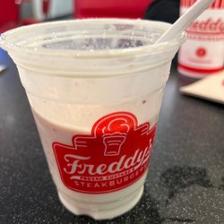 Freddy's Frozen Custard & Steakburgers - Concrete - Strawberry Cheesecake