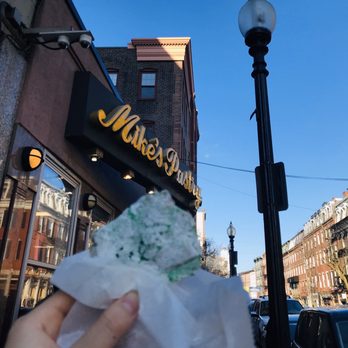 Mike's Pastry - pistachio macaroon - Bakeries Near Me - Boston, Massachusetts