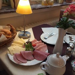 Hotel Zum Löwen - Frühstückstisch