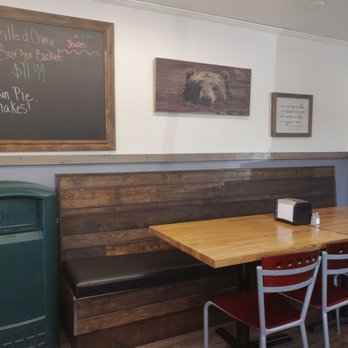 Grizzly Den - New table - American Near Me - Hoquiam, Washington