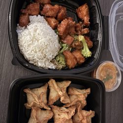 The Green Room - General Tsos chicken and crab rangoons