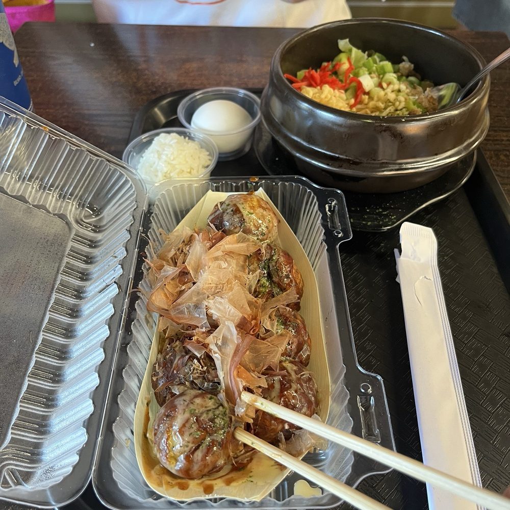 Takoyaki Yamachan - Yakisoba combo - Japanese Near Me - Irvine, California