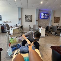 VS Nails & Spa - I had to come see my favorite lady! Yvonne!