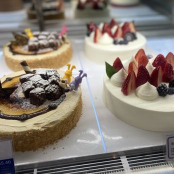 Paris Baguette - Pastry display - Bakeries Near Me - Diamond Bar, California Paris Baguette - Pastry display - Bakeries Near Me - Diamond Bar, California