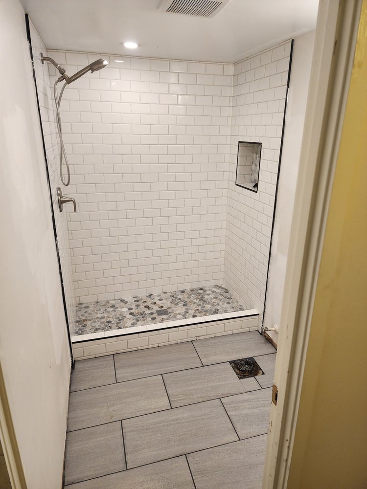 Slide of Salazar Construction