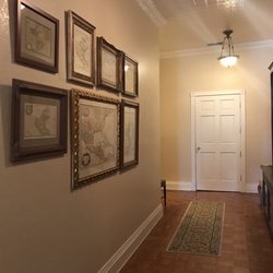 The Red Door Bed and Breakfast - Hallway