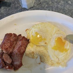 Mickeys Restaurant - Smoked sausage and 2 over easy eggs