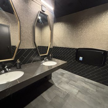 Copper & Rye - Bathroom - Comfort Food Near Me - Eagan, Minnesota Copper & Rye - Bathroom - Comfort Food Near Me - Eagan, Minnesota