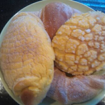 La Moderna Bakery - Bakeries Near Me - Whittier, California