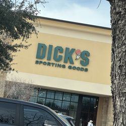 DICK'S Sporting Goods