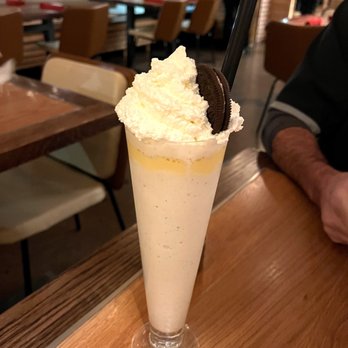 Gordon Ramsay Burger - Oreo Cr-me Br-l-e Shake - Salad Near Me - Chicago, Illinois