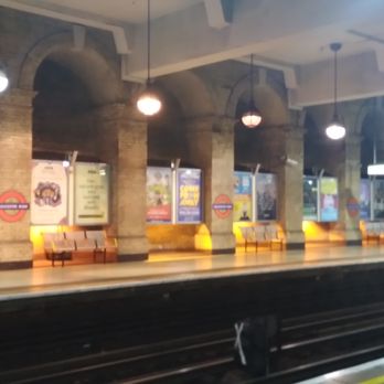 Gloucester Road Tube Station - Platforms - Public Transportation Near Me - London, XGL