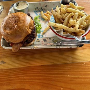 Garbo’s - Burger - Seafood Near Me - Austin, Texas