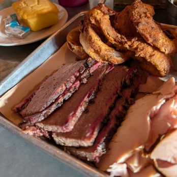 Stubb's Bar-B-Q - Lots of brisket given, but ultimately, pretty bland and dry. - Barbeque Near Me - Austin, Texas