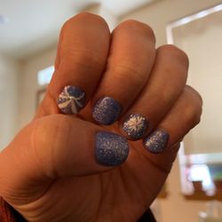 LEXI Nails & spa - Dip with gel glitter and hand painted snowflakes
