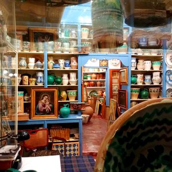 Populart - Populart, Seville (drooling after hours, into the display window!!!!) GORGEOUS authentic pottery!!!! - Antiques Near Me - Seville, SE