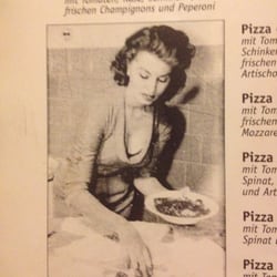 Sophia Loreen bekegt hier die Pizza.